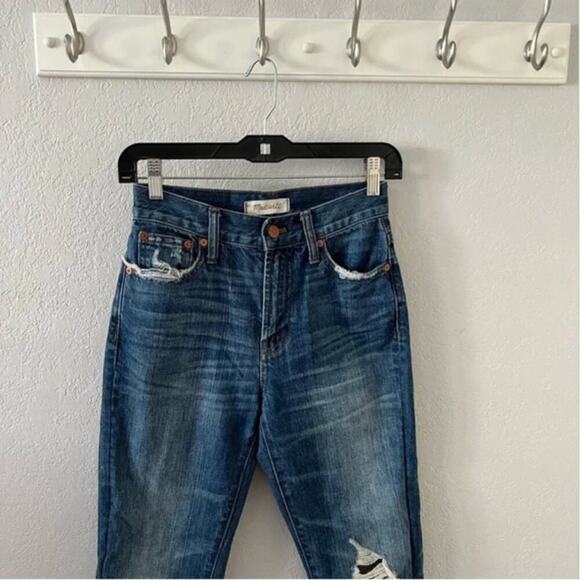 Madewell The Perfect Summer Jean: Destructed Edition - Picture 4 of 8